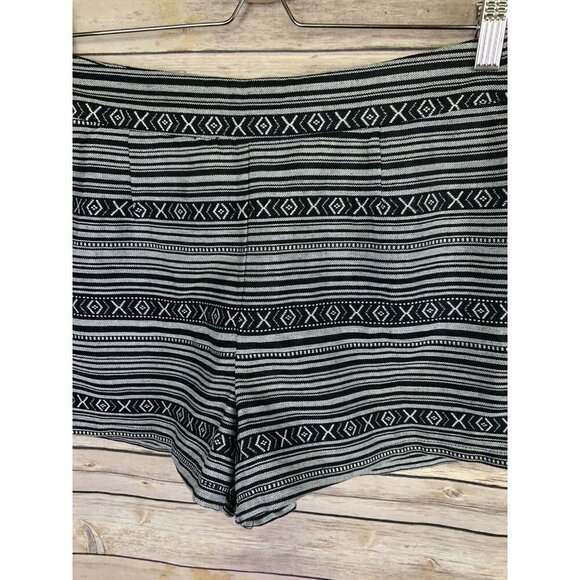 Forever 21 Medium Boho High Waisted Shorts Zip - Picture 3 of 10